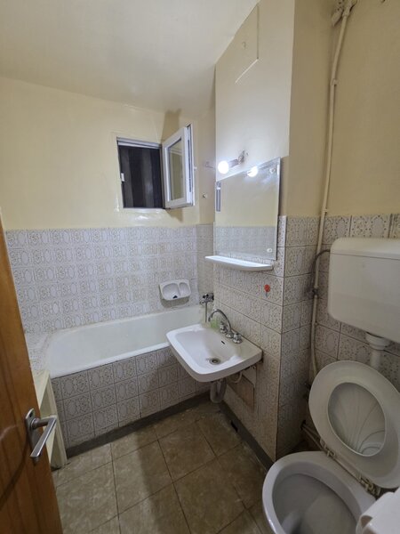 Berceni, pe strada Moldovita,